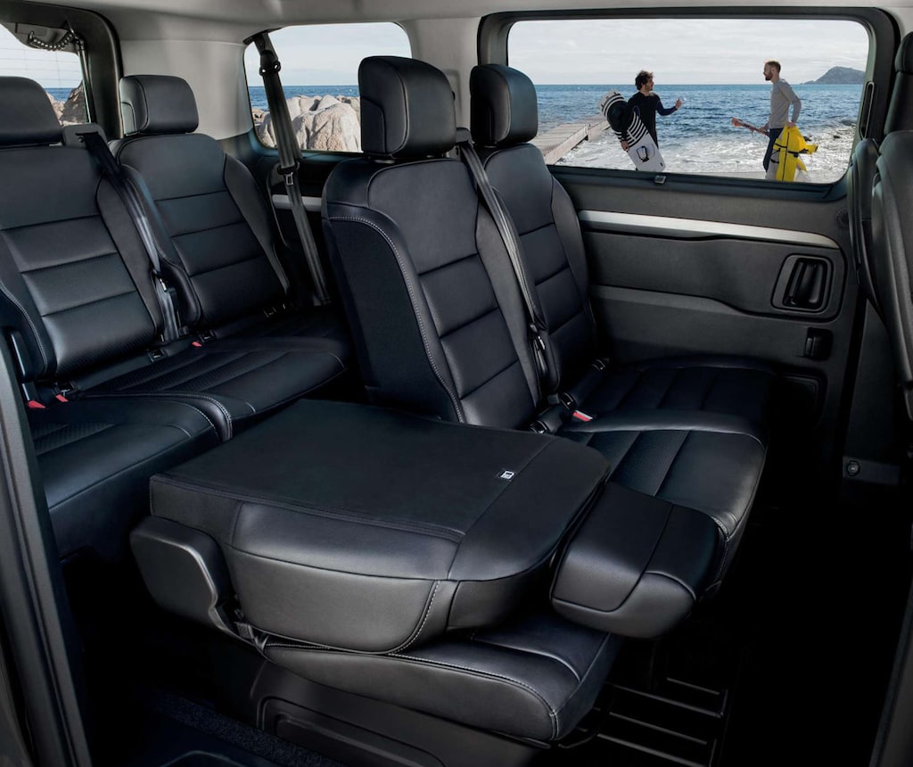 PEUGEOT Traveller espace intérieur