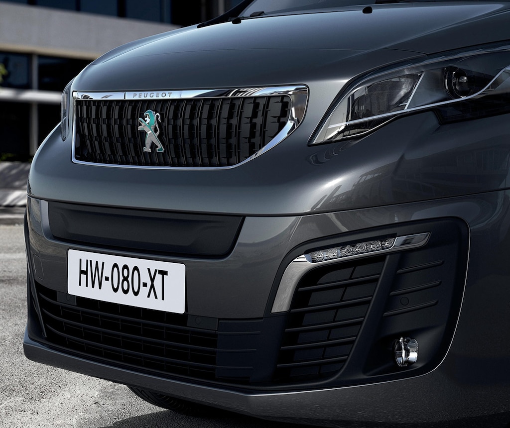 PEUGEOT e-Traveller face avant